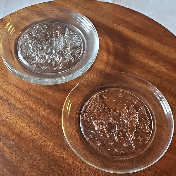 Other - 4 Clear Glass Plates With A Winter Scene